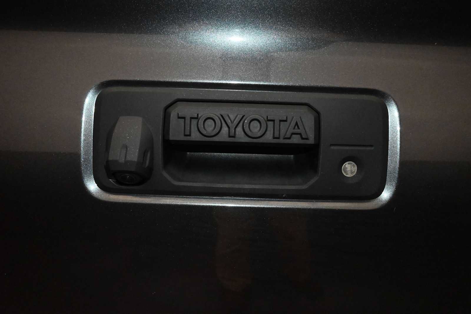 Used 2022 Toyota Tacoma SR AWD/4WD image 25