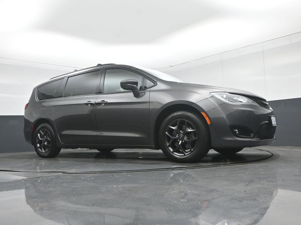 Used 2019 Chrysler Pacifica Touring-L w/ S Appearance Package FWD image 68