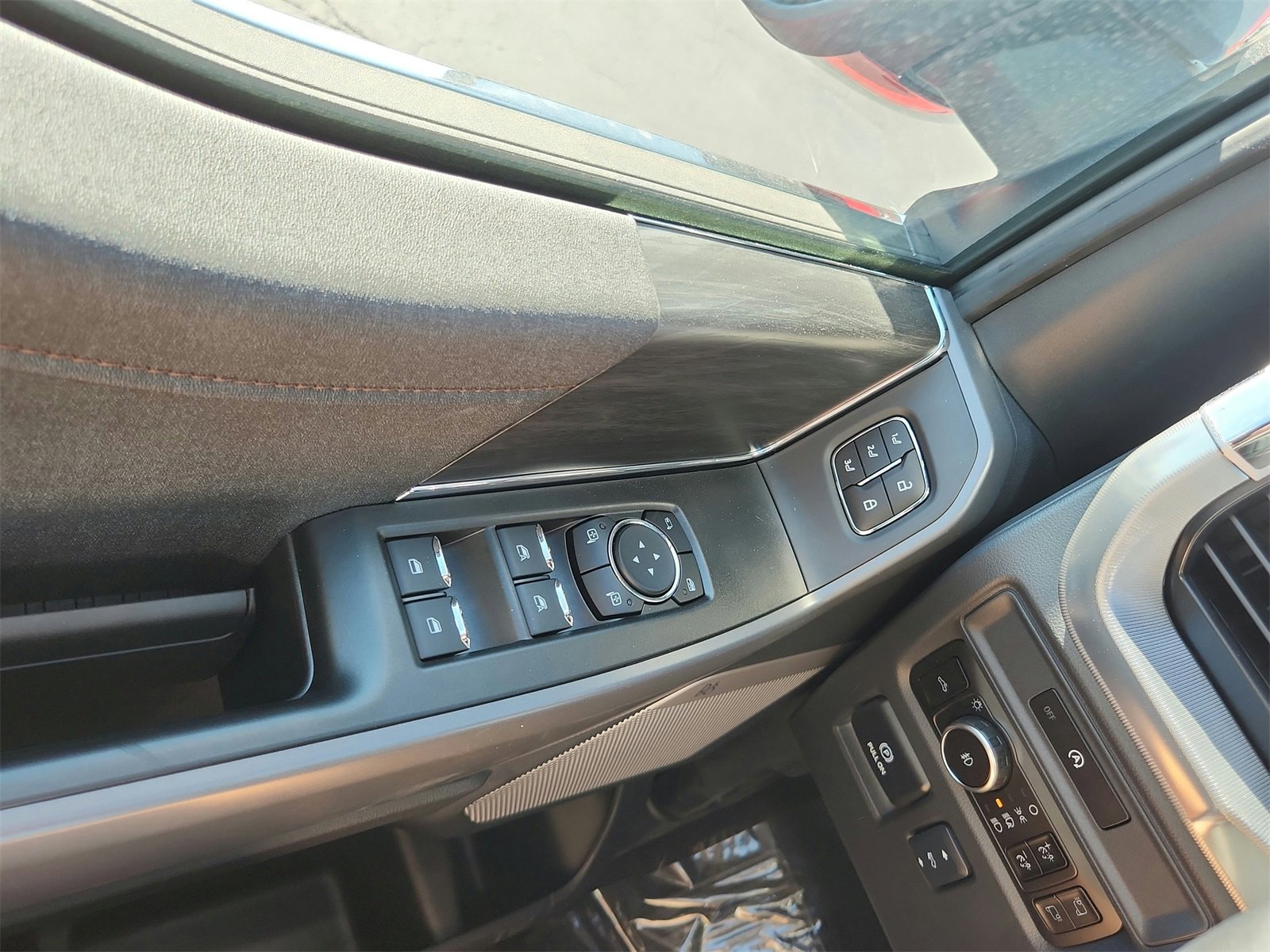 New 2025 Ford F150 Lariat w/ Equipment Group 501A Mid image 20