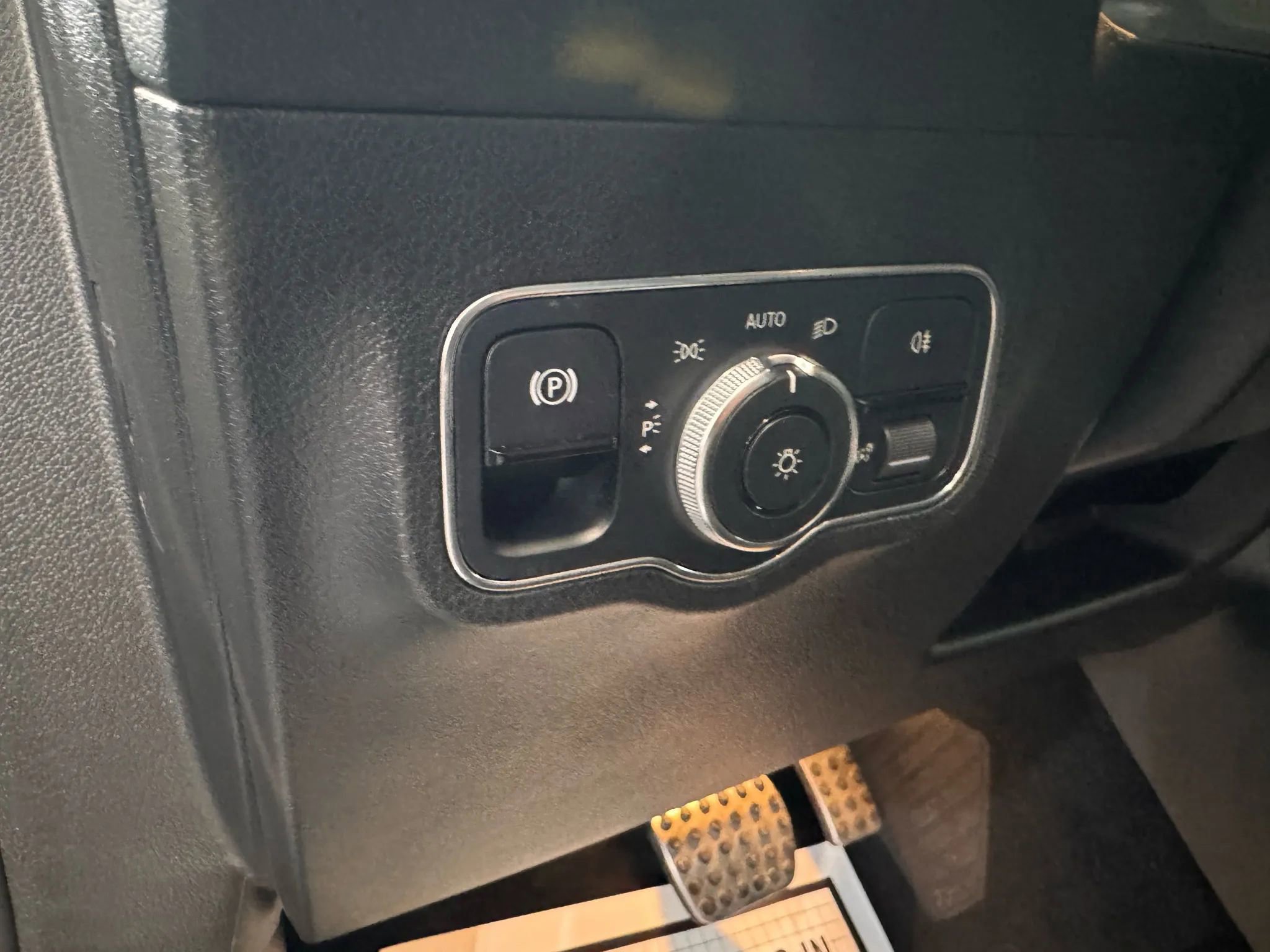 Used 2021 Mercedes-Benz GLB 35 AMG 4MATIC image 25