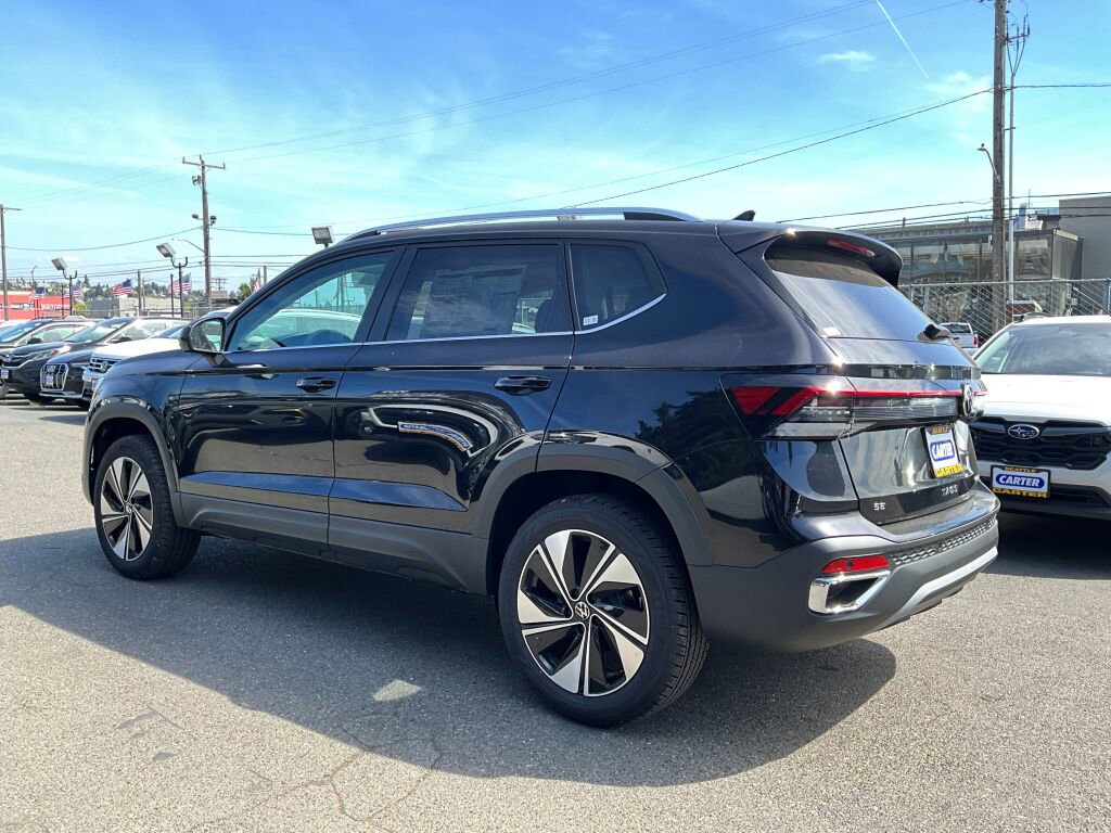 New 2025 Volkswagen Taos SE image 5