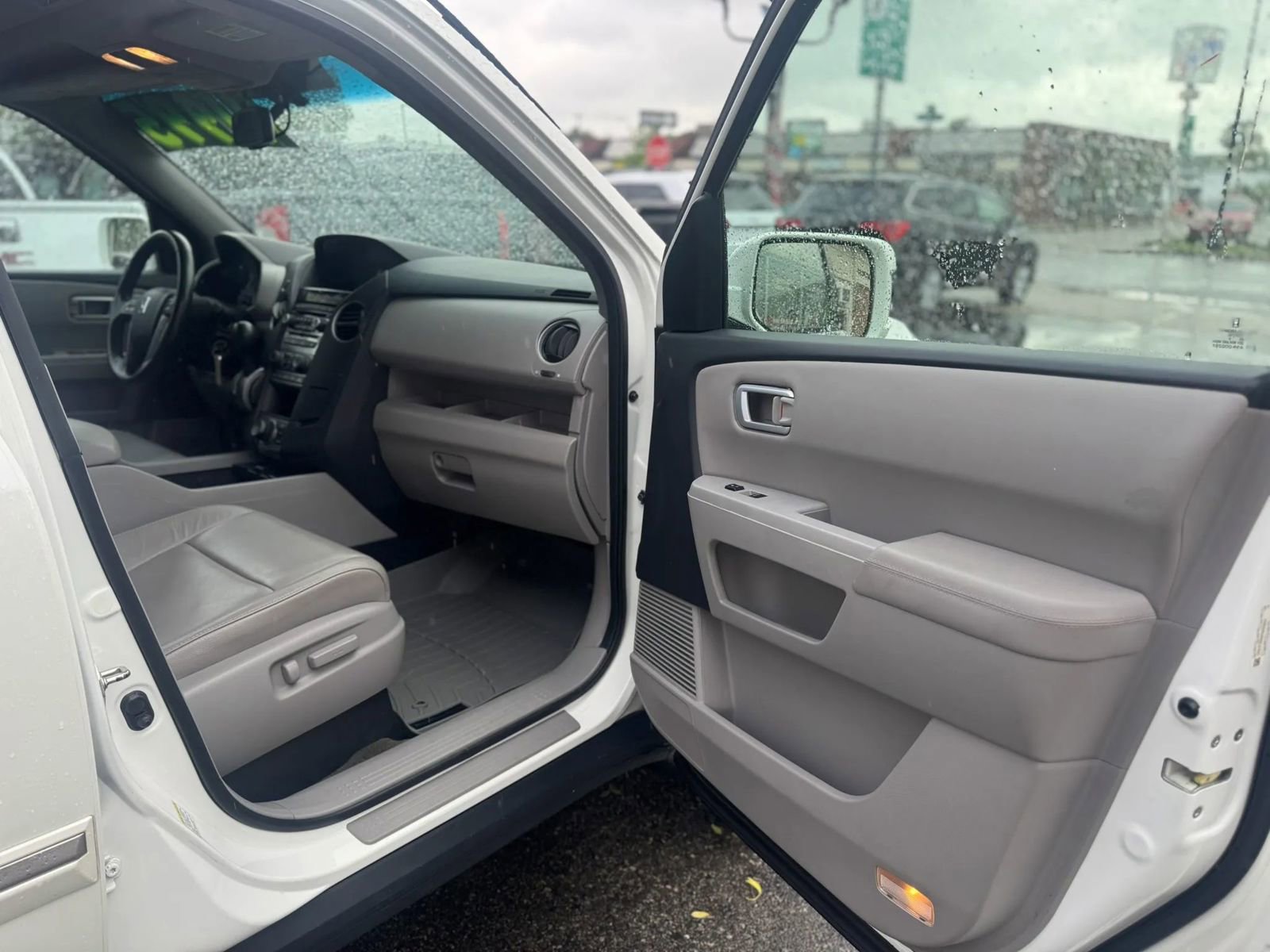 Used 2015 Honda Pilot Touring image 17