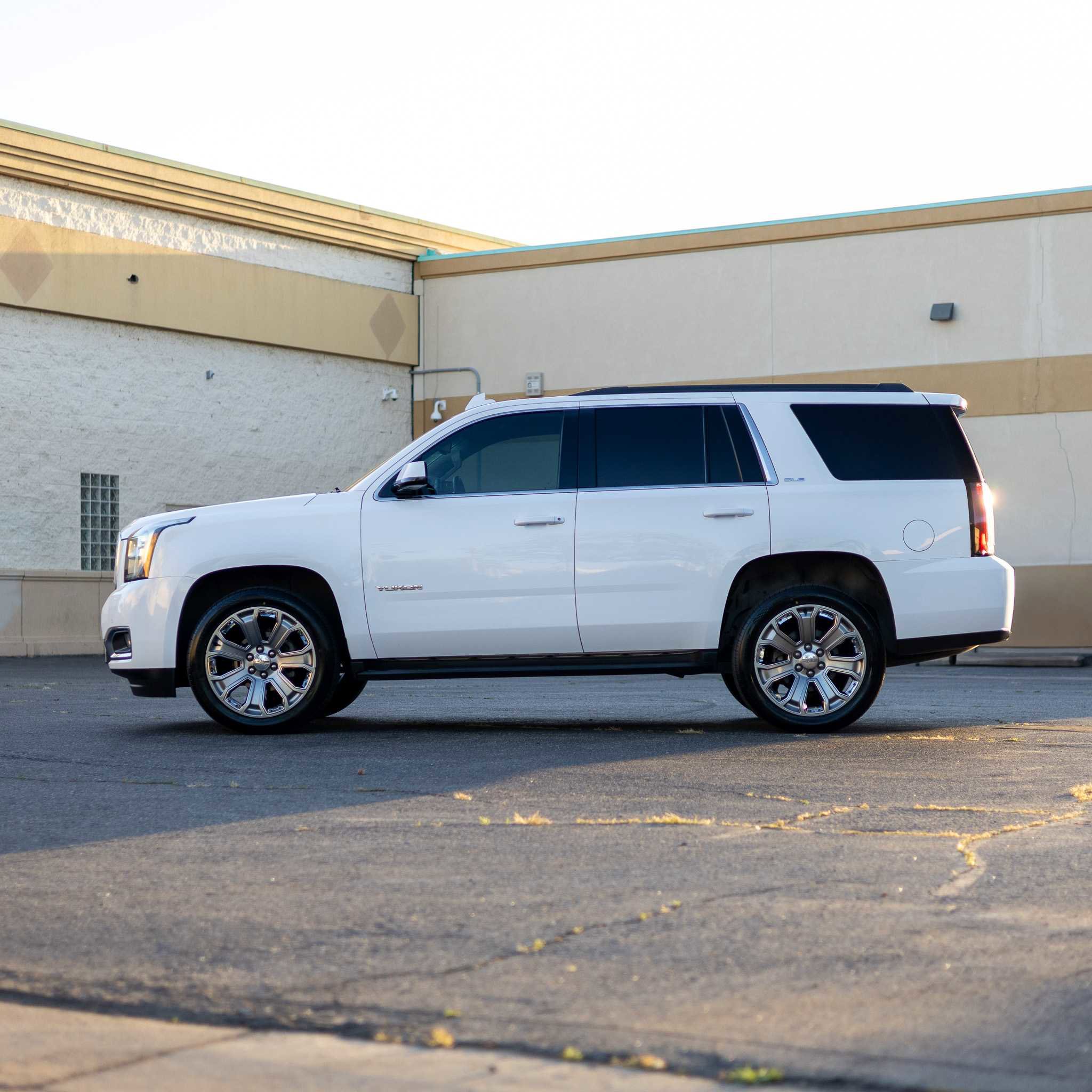 Used 2016 GMC Yukon SLE w/ Convenience Package image 4