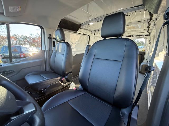 New 2024 Ford E-Transit Low Roof image 23