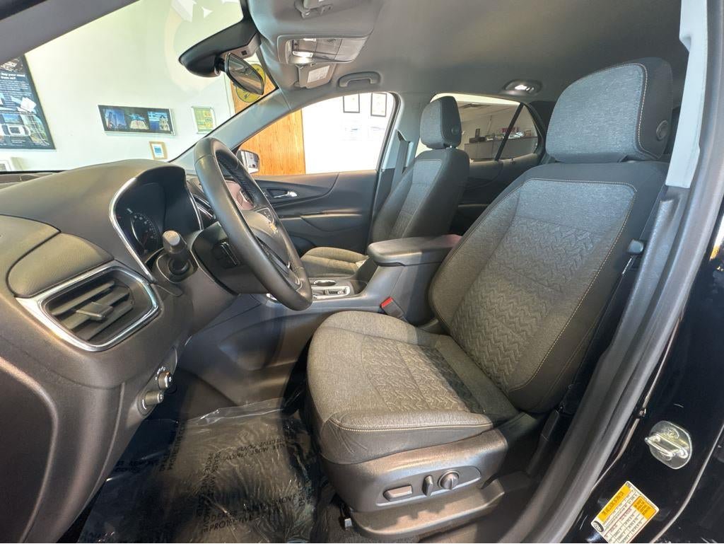 Used 2023 Chevrolet Equinox LT AWD/4WD image 4