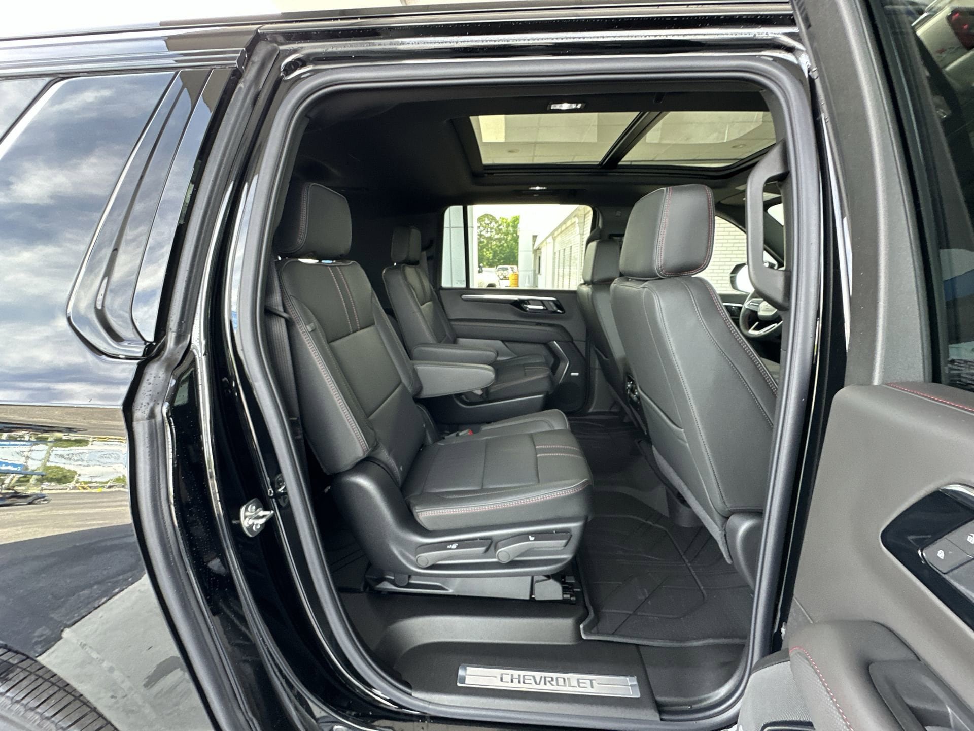 New 2026 Chevrolet Suburban RST w/ Comfort Package RWD image 28