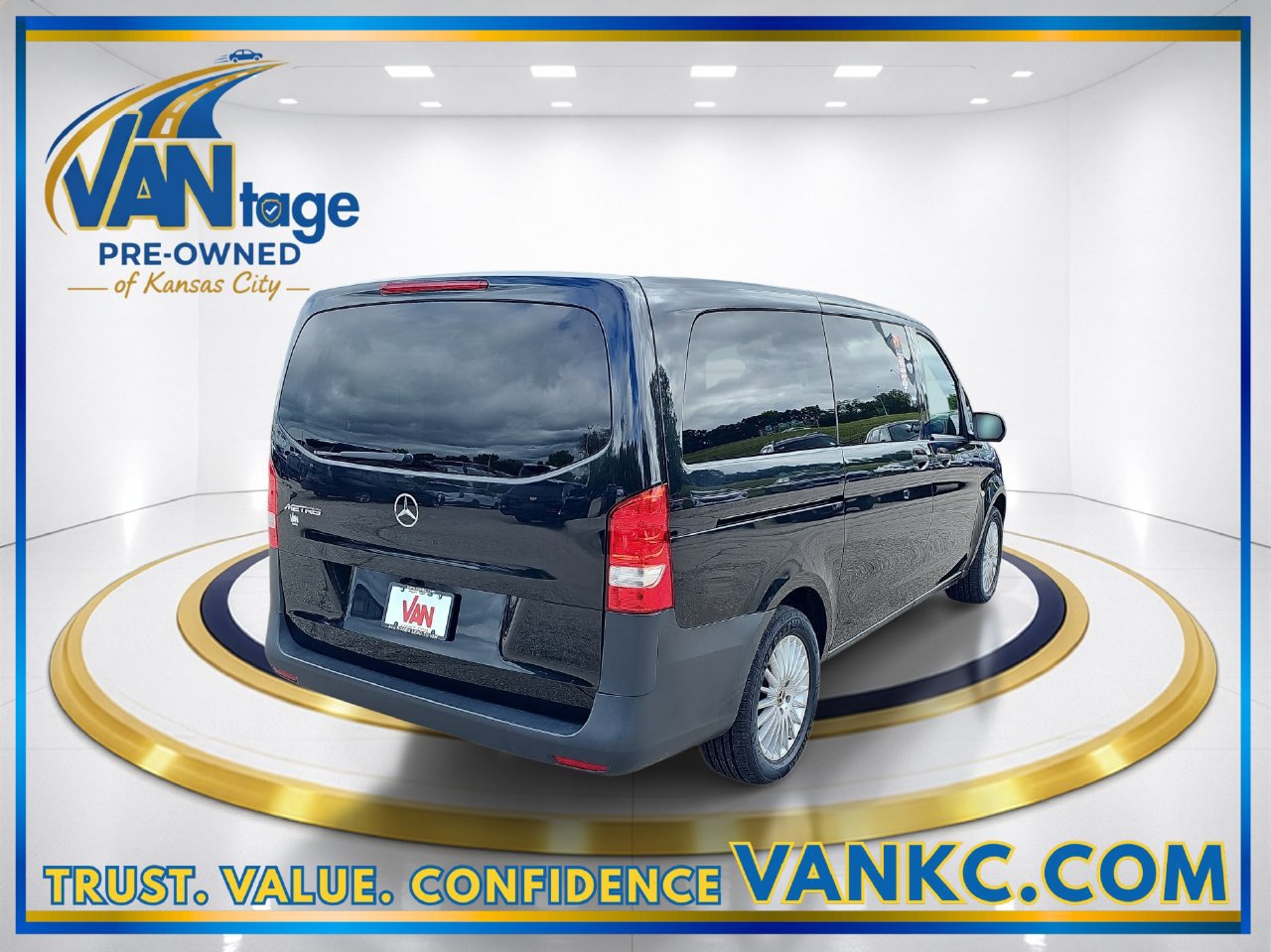 Used 2023 Mercedes-Benz Metris Passenger image 6