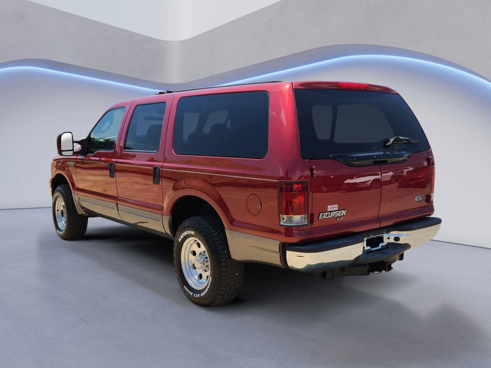 Used 2005 Ford Excursion XLT AWD/4WD image 5