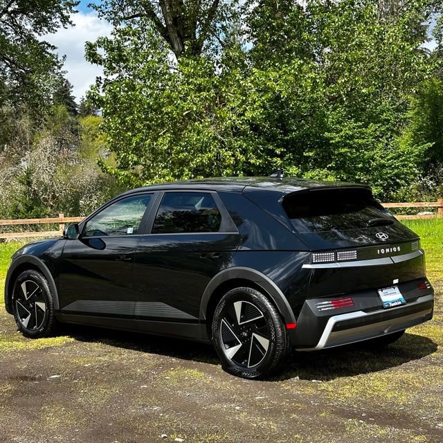 Certified 2025 Hyundai Ioniq 5 SE image 7