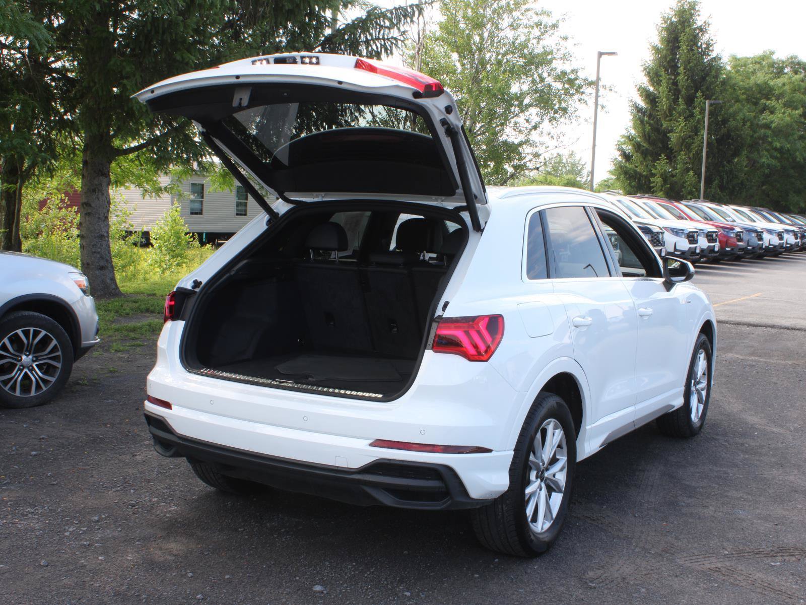 Used 2025 Audi Q3 2.0T Premium AWD/4WD image 7