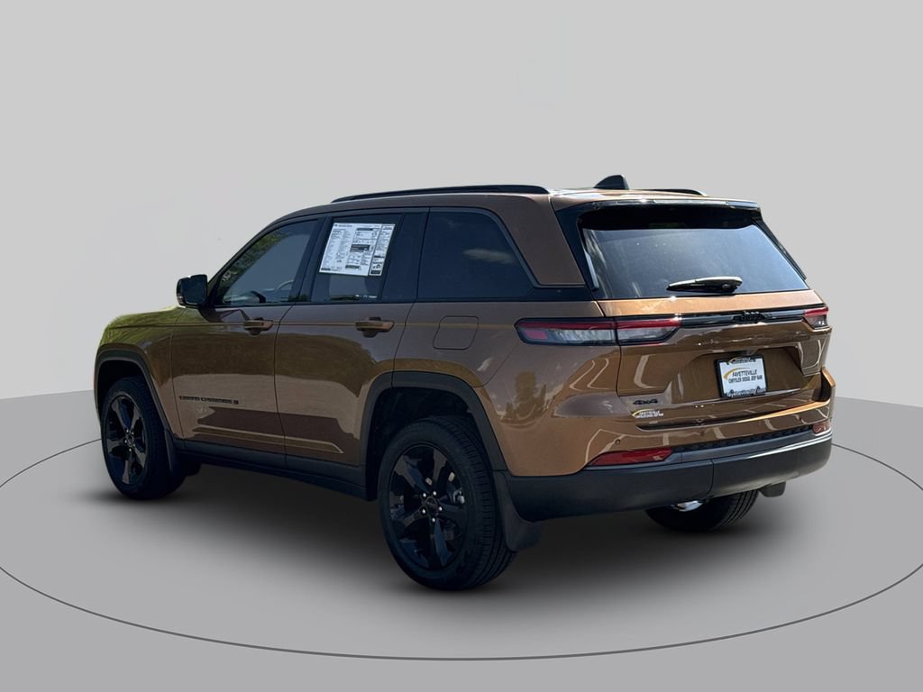 New 2026 Jeep Grand Cherokee Limited w/ Limited Altitude Package AWD/4WD image 5