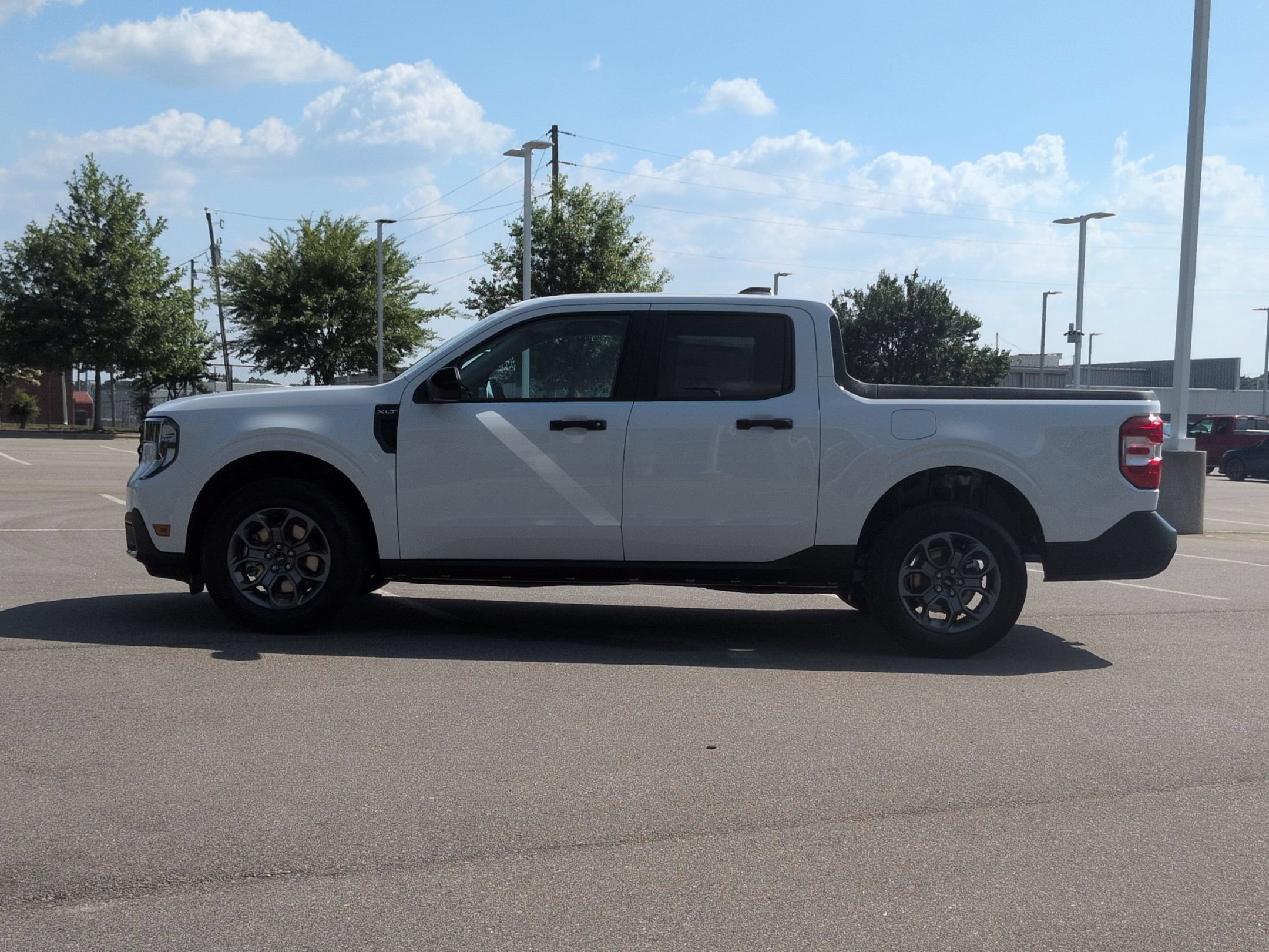 New 2026 Ford Maverick XLT w/ XLT Luxury Package FWD image 7