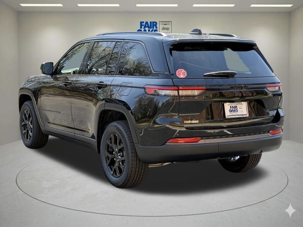 New 2026 Jeep Grand Cherokee Altitude AWD/4WD image 8