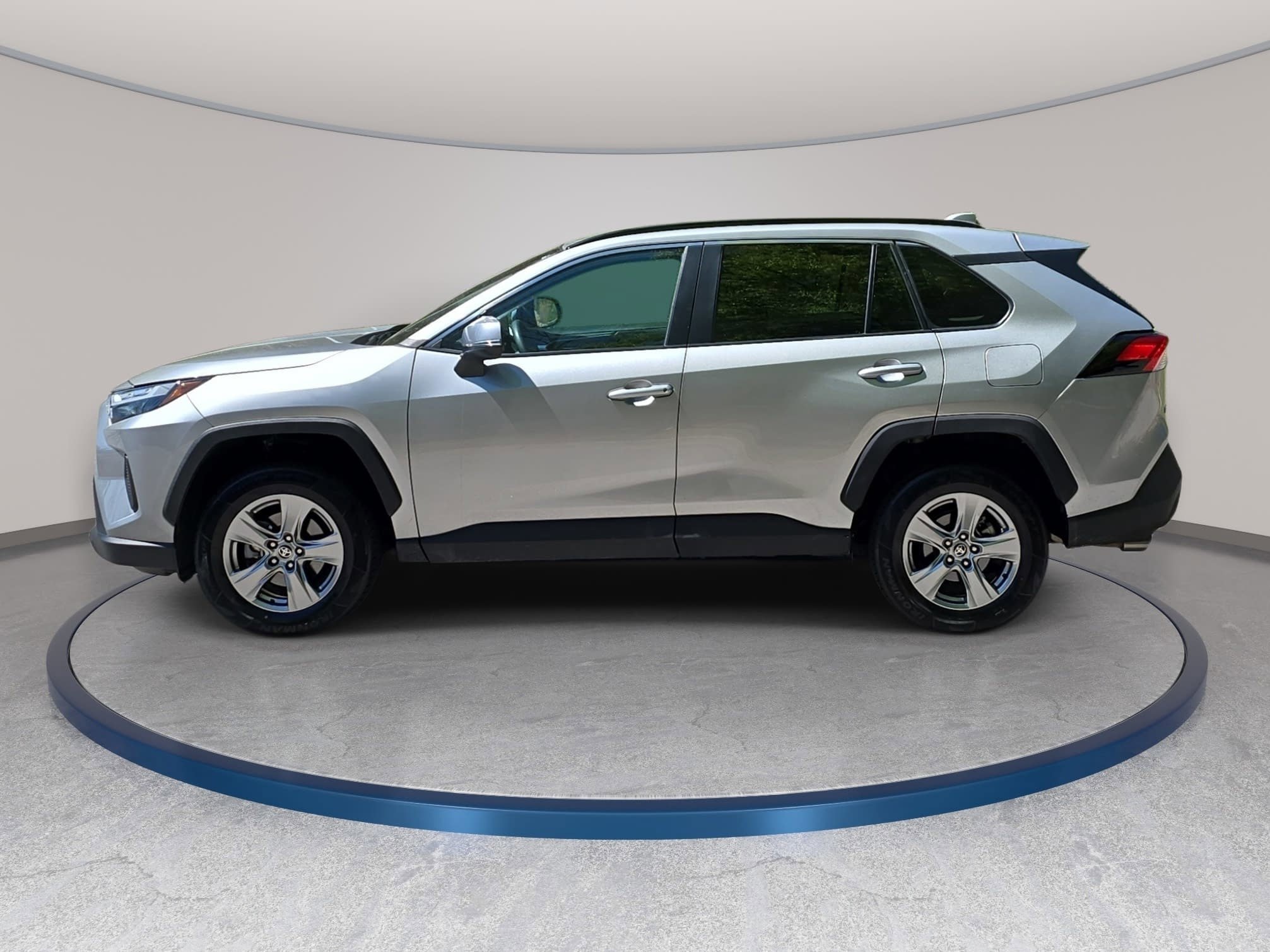 Used 2024 Toyota RAV4 XLE image 8