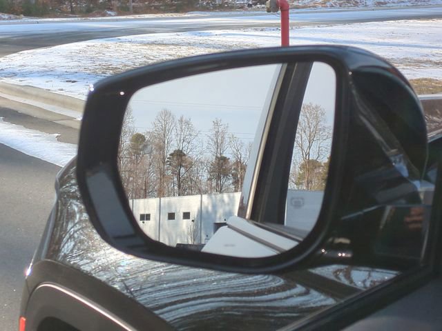 Used 2024 Jeep Grand Cherokee Limited image 18