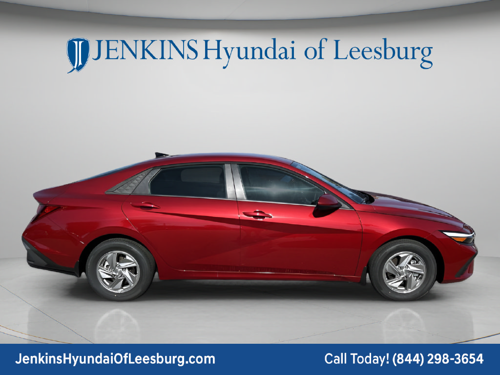 New 2025 Hyundai Elantra SE FWD image 4