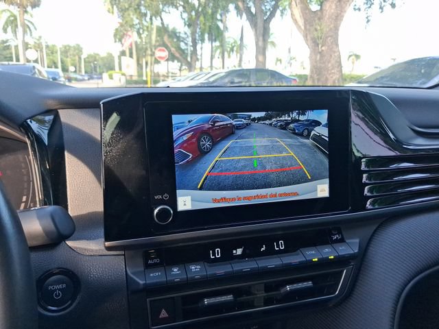 Used 2025 Toyota Camry SE FWD image 21