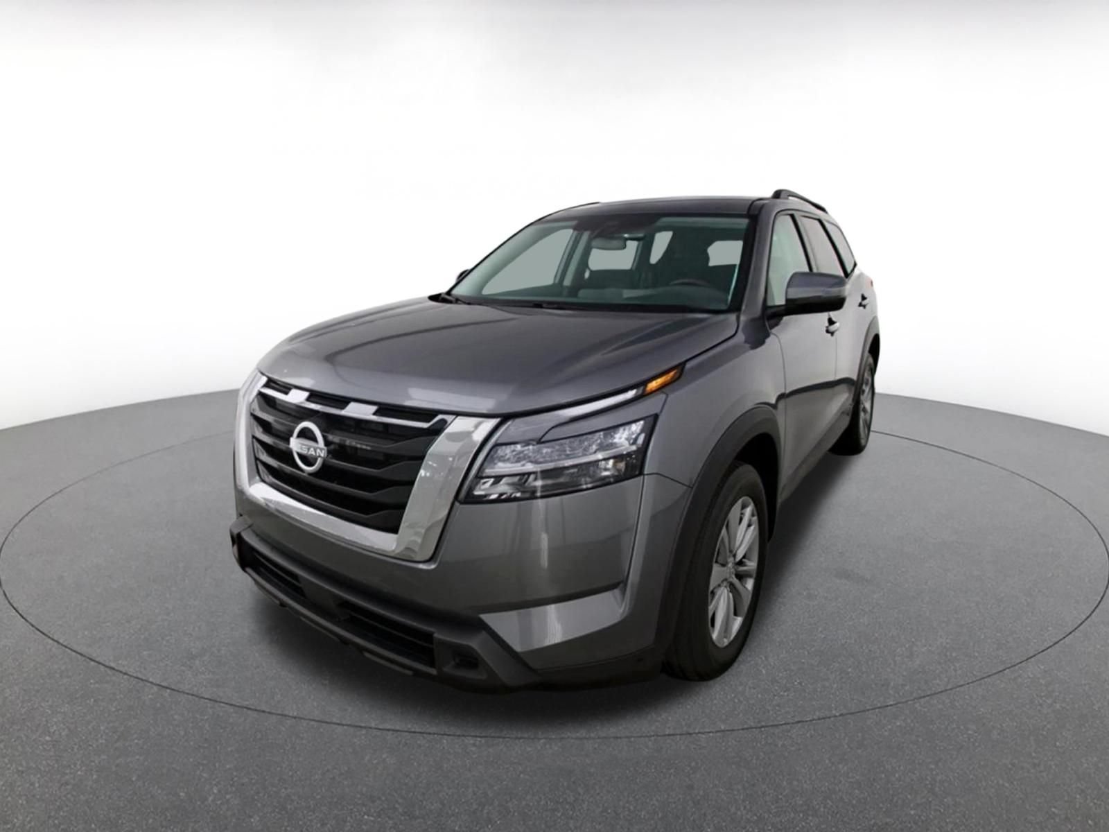 Used 2025 Nissan Pathfinder SV AWD/4WD image 6
