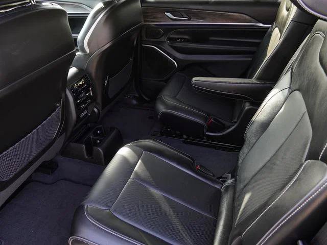 Certified 2023 Jeep Grand Cherokee L Overland w/ Luxury Tech Group IV AWD/4WD image 13