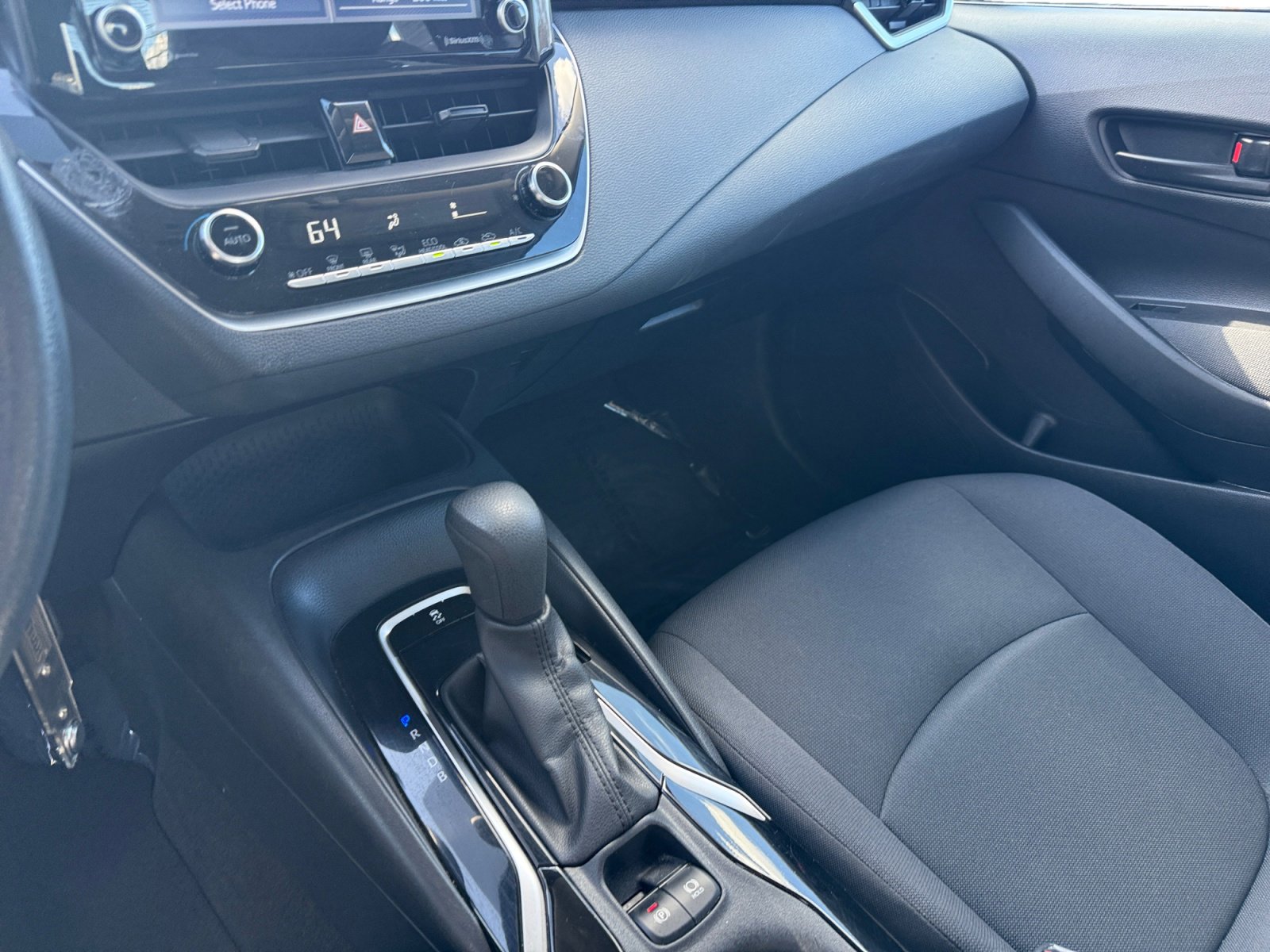 Used 2022 Toyota Corolla LE image 13