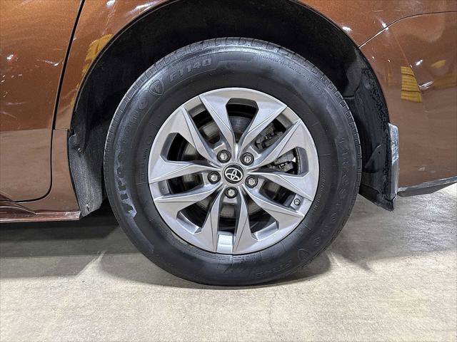 Certified 2023 Toyota Sienna XLE w/ XLE Plus Package image 10