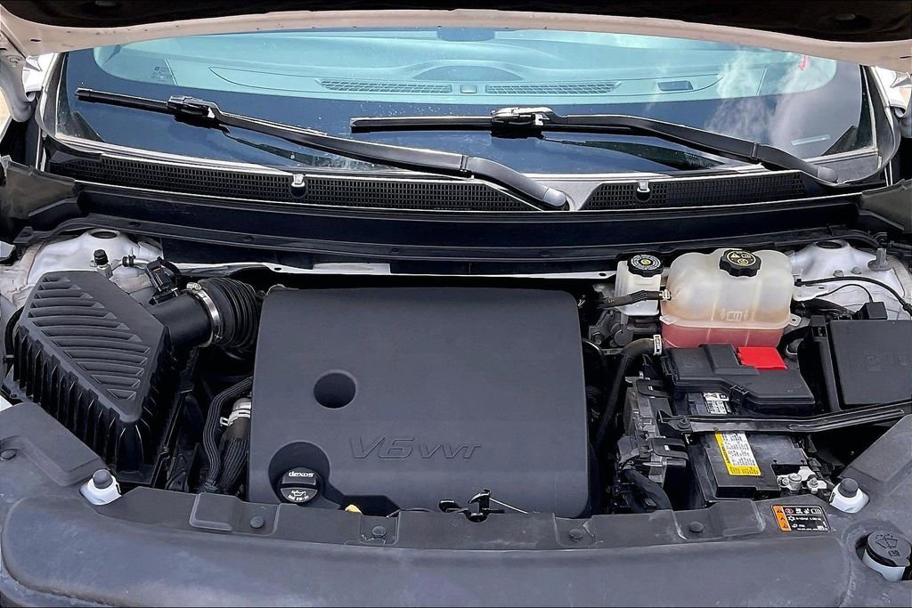 Used 2019 Buick Enclave Avenir w/ LPO, Cargo Package FWD image 9