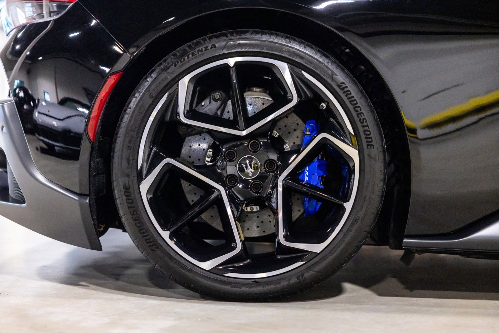 Used 2022 Maserati MC20 Coupe image 27