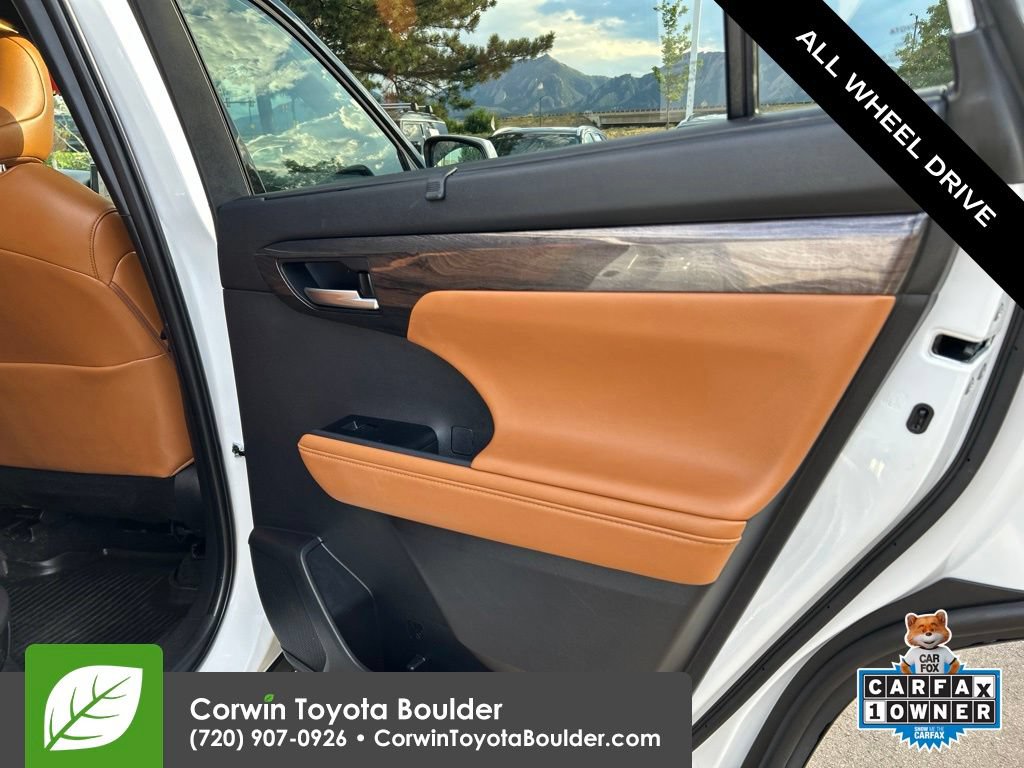 Used 2026 Toyota Highlander Platinum AWD/4WD image 14