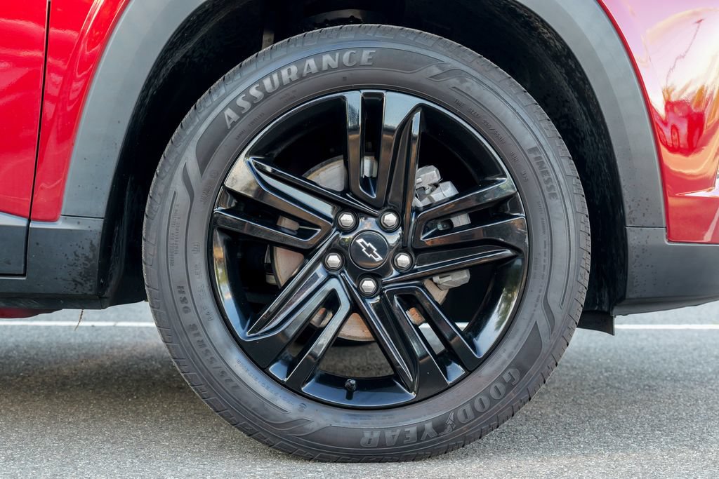Used 2024 Chevrolet Trax ACTIV w/ Sunroof Package FWD image 12