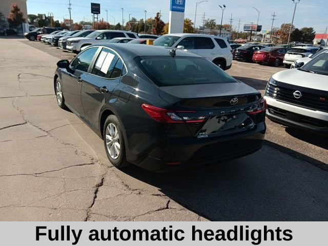 Used 2025 Toyota Camry LE image 7