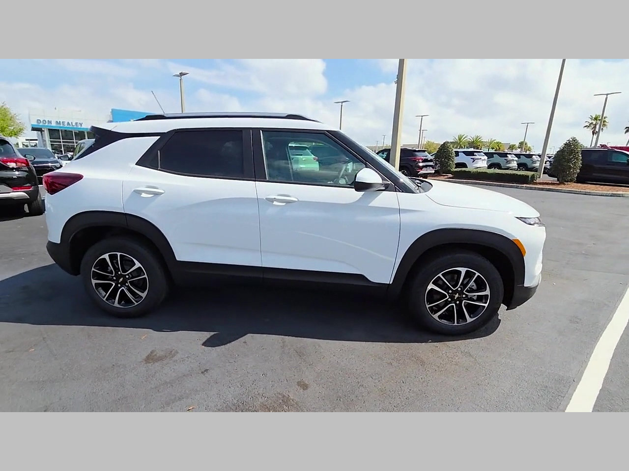 New 2026 Chevrolet TrailBlazer LT w/ Convenience Package FWD image 18