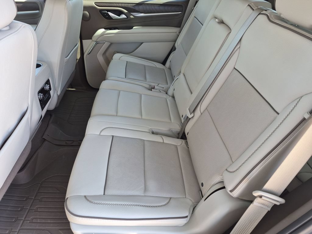 Used 2022 GMC Yukon Denali RWD image 33