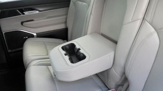 Used 2024 Jeep Wagoneer Series II w/ Flexible Seating Group AWD/4WD image 24