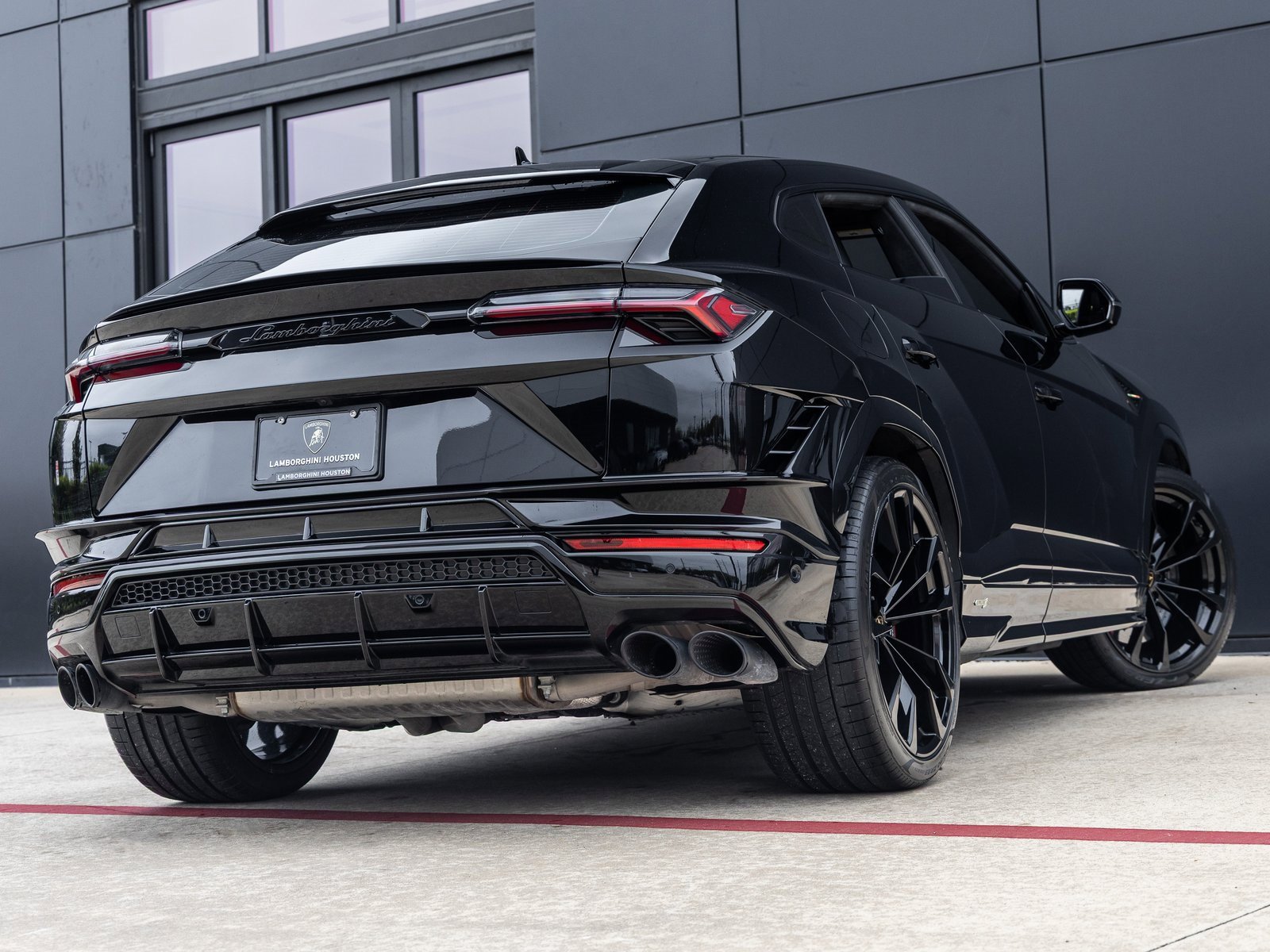 Used 2024 Lamborghini Urus S image 8