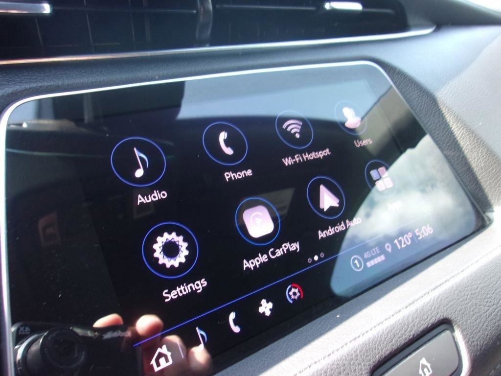 Used 2021 Cadillac XT4 Premium Luxury w/ Cold Weather Package AWD/4WD image 12