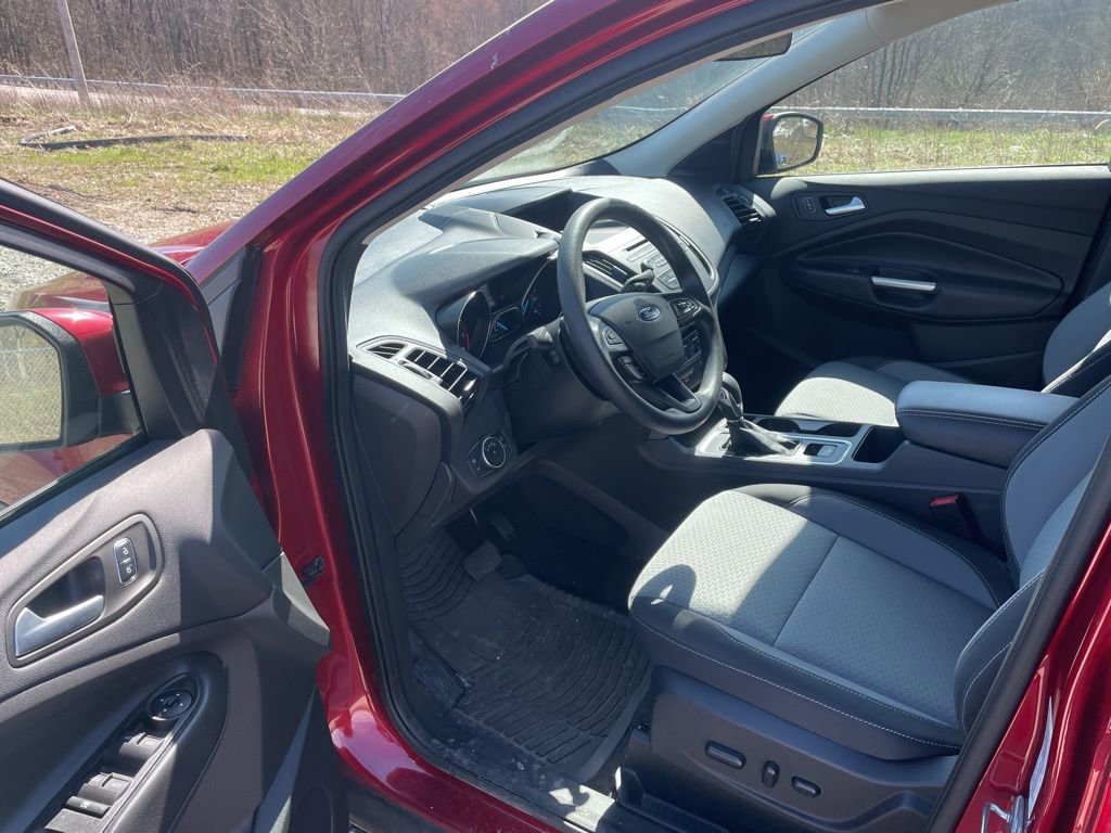 Used 2018 Ford Escape SE image 12
