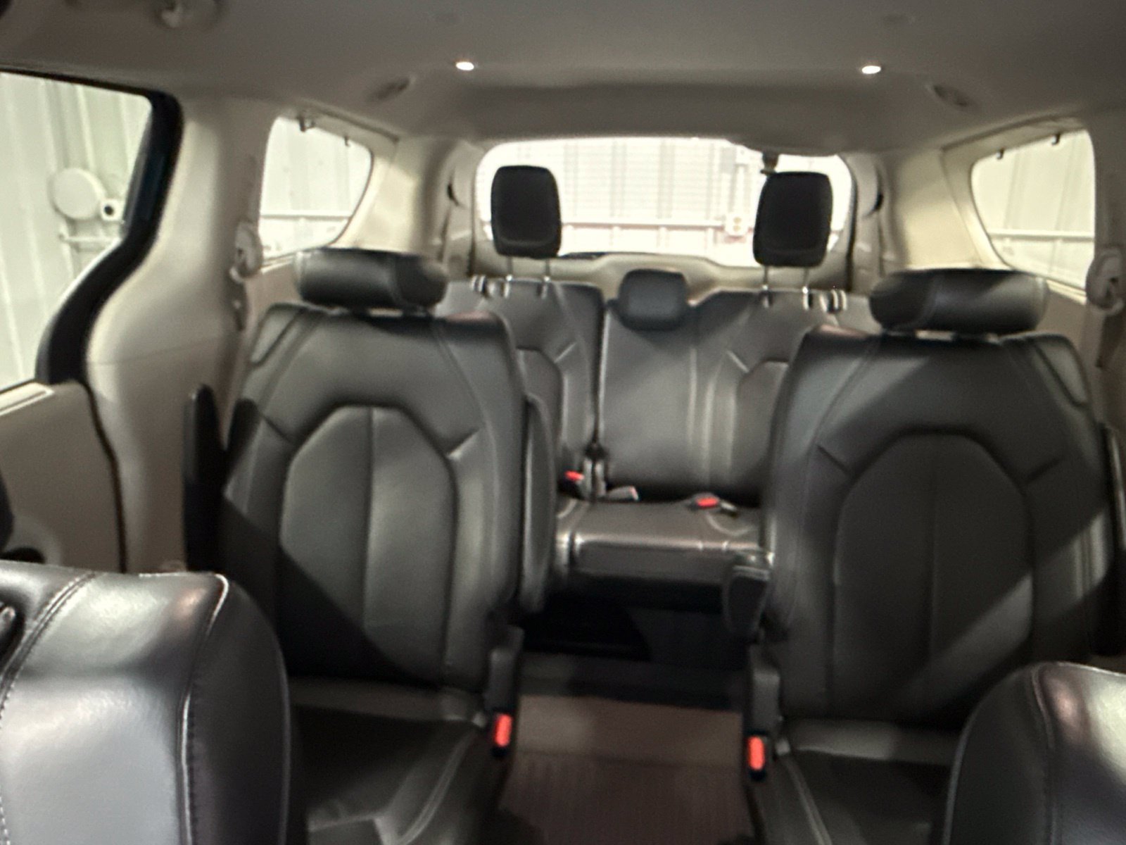 Used 2022 Chrysler Pacifica Touring-L AWD/4WD image 22