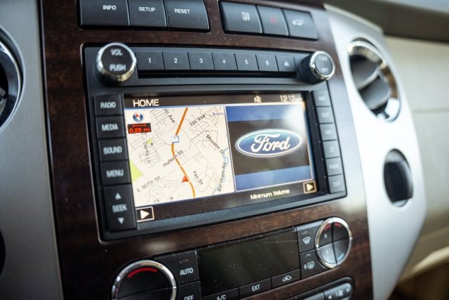 Used 2013 Ford Expedition XLT image 16