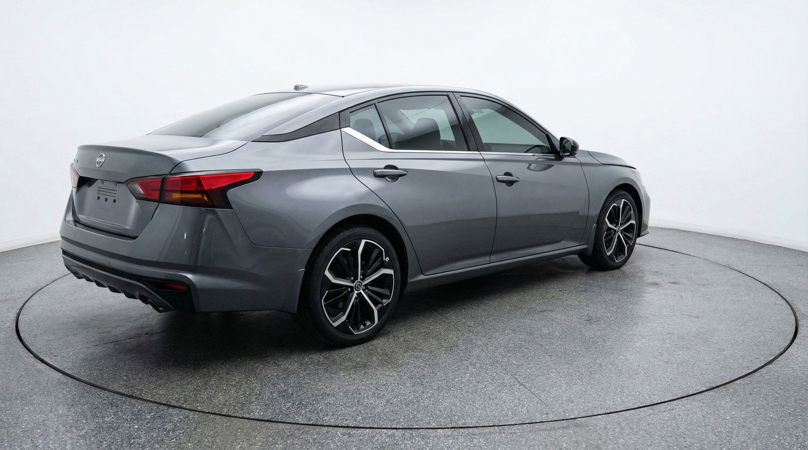 Used 2025 Nissan Altima 2.5 SR image 9