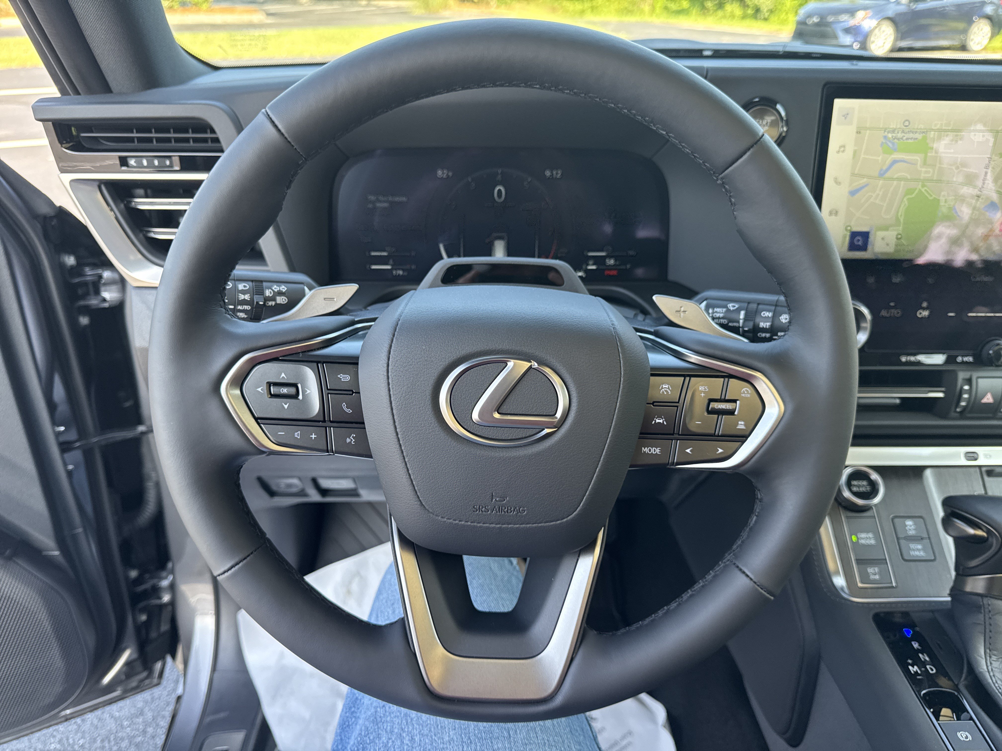 Used 2026 Lexus GX 550 w/ Accessory Package (2T) AWD/4WD image 17