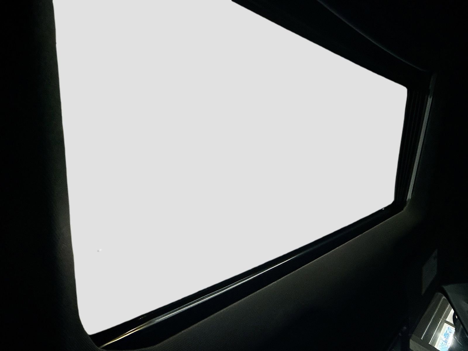 Used 2021 Chevrolet Silverado 1500 High Country w/ Technology Package AWD/4WD image 26