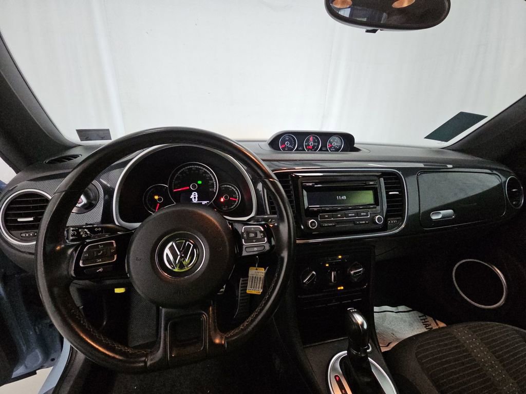 Used 2014 Volkswagen Beetle R-Line FWD image 12