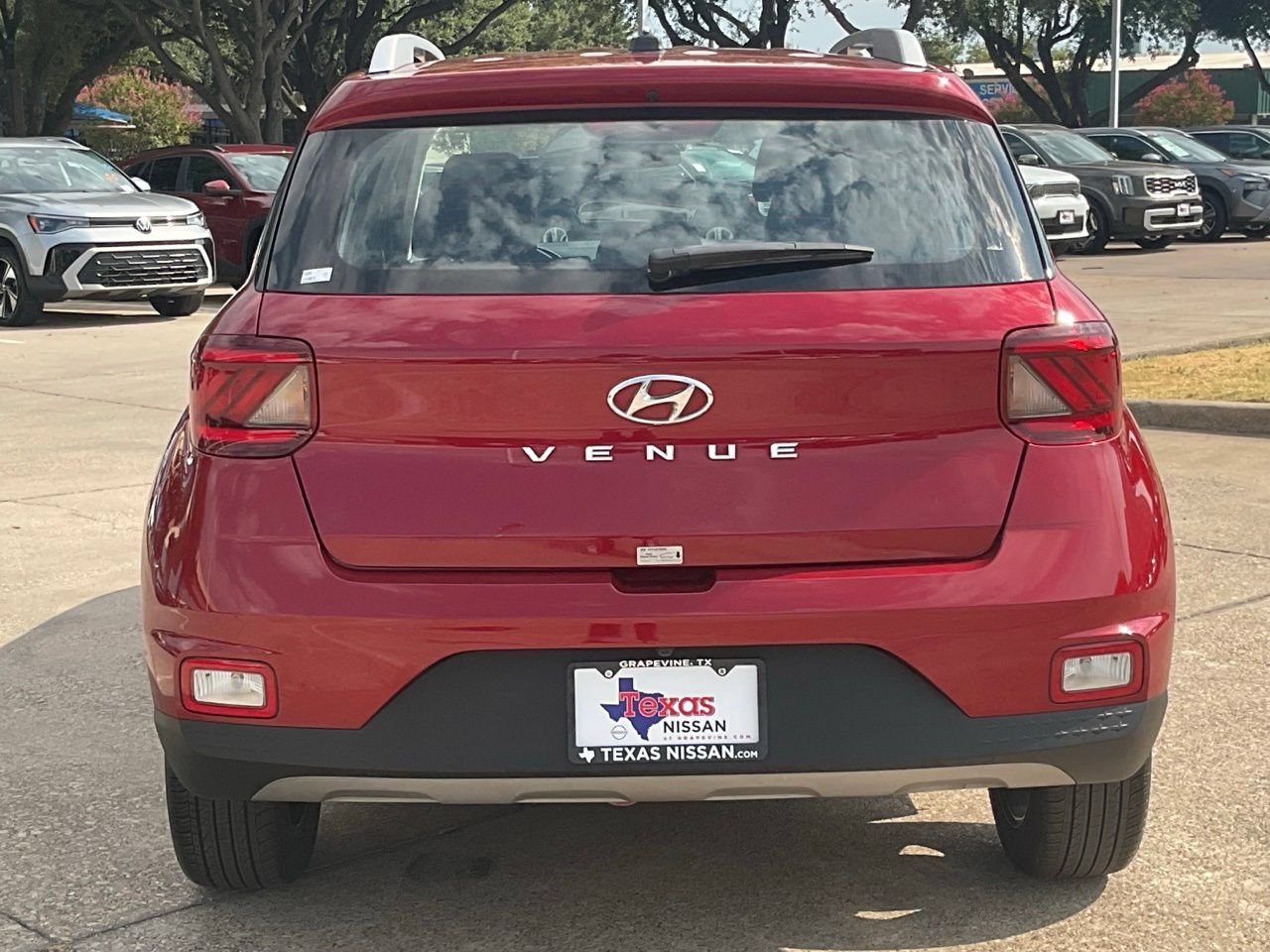 Used 2025 Hyundai Venue SEL FWD image 5