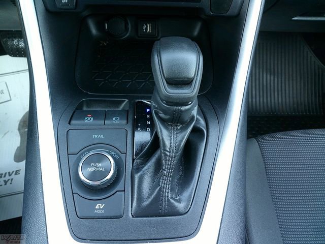 Used 2024 Toyota RAV4 LE image 19