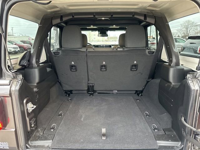Used 2025 Jeep Wrangler Sahara image 14