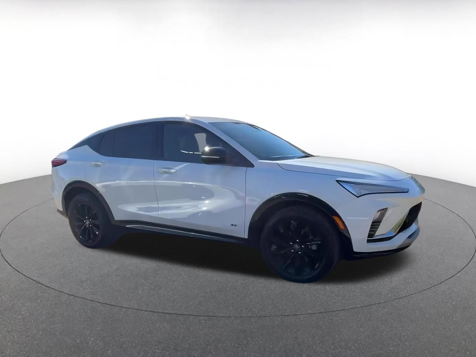 Used 2025 Buick Envista Sport Touring image 2