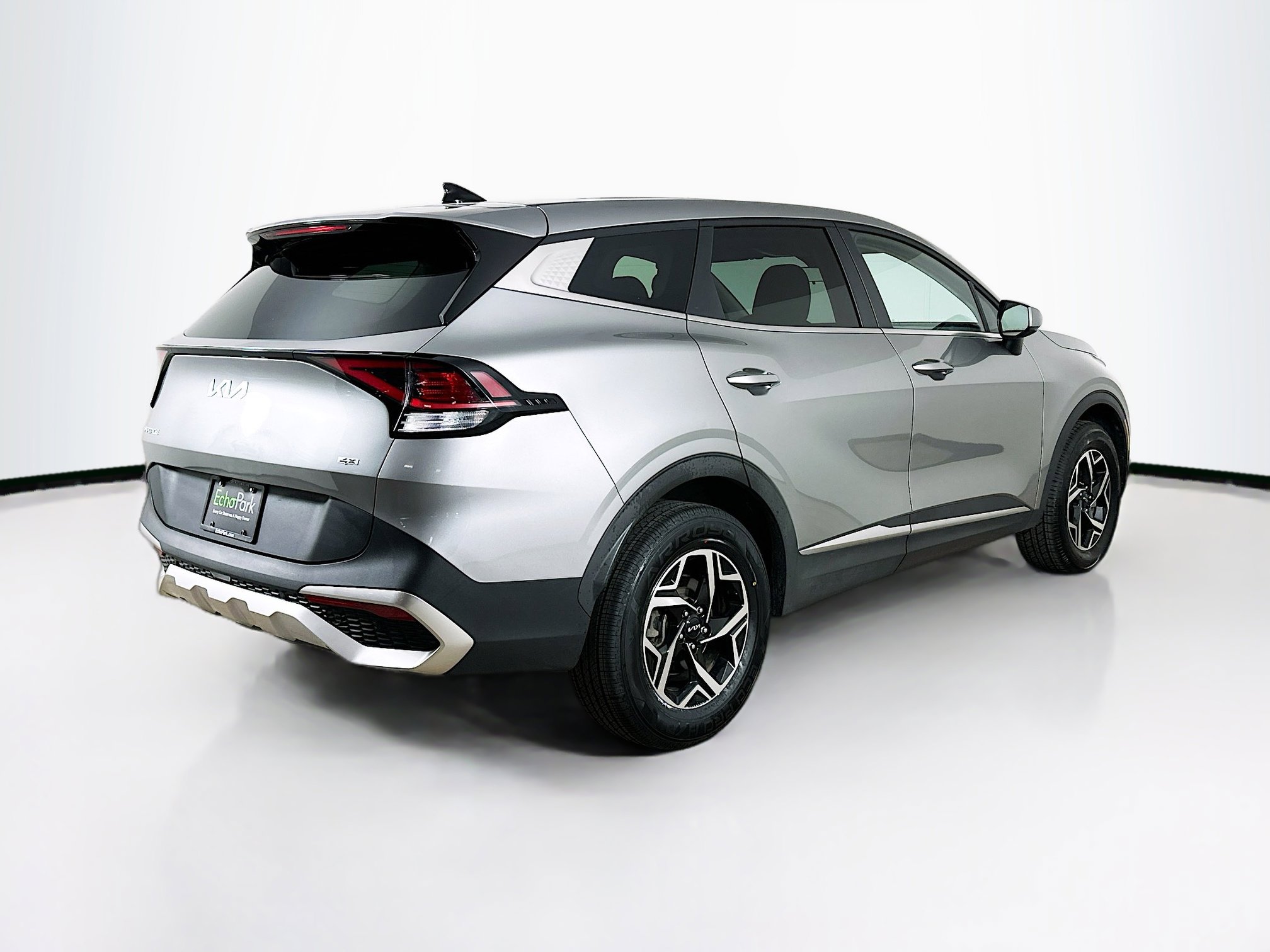 Used 2025 Kia Sportage LX image 9