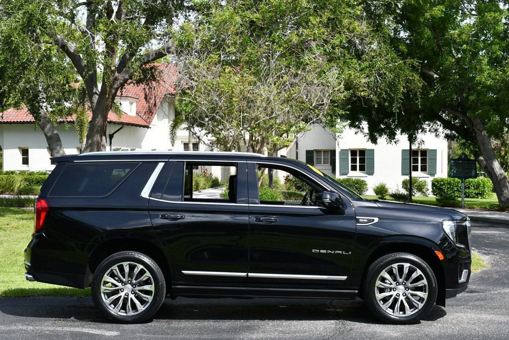 Used 2021 GMC Yukon Denali w/ Denali Premium Package image 7