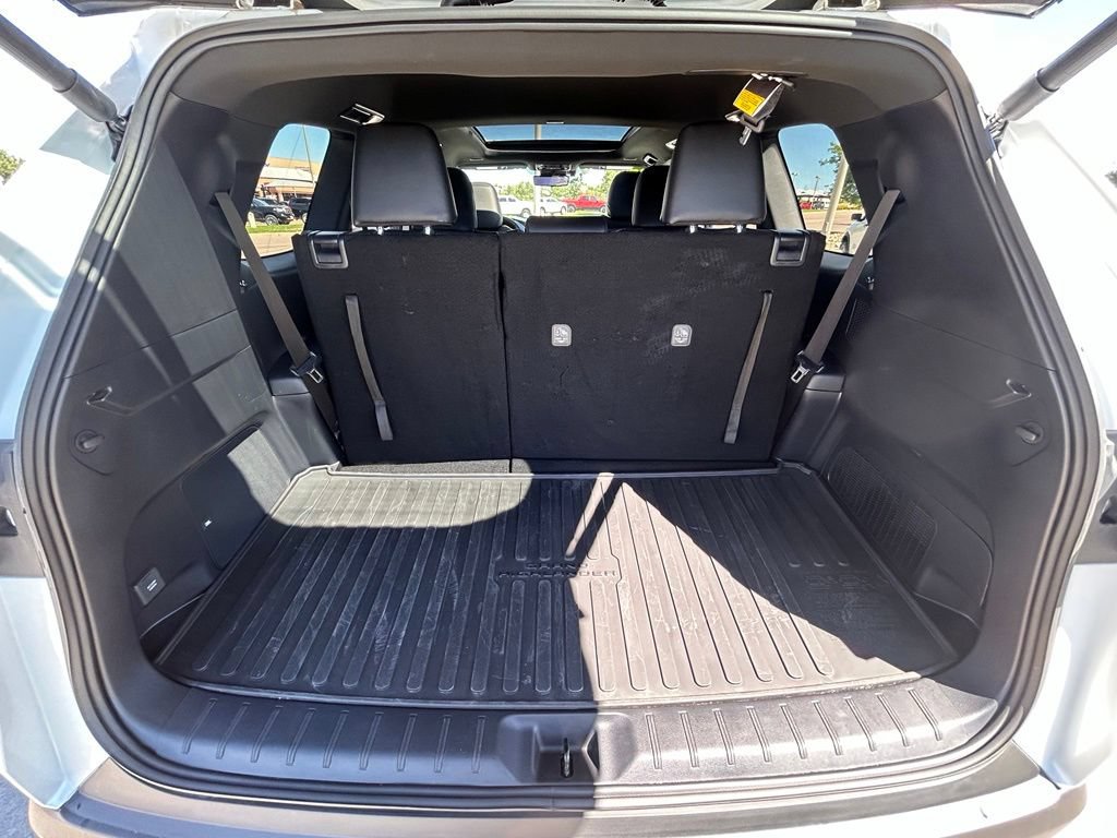 Used 2025 Toyota Grand Highlander AWD Hybrid image 28