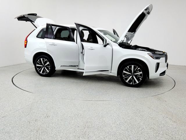 New 2025 Volvo XC90 B6 Core w/ Climate Package image 10